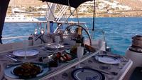 Cena privada en la Riviera Ateniense a bordo de un yate de lujo