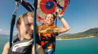 Dos grandes aventuras: experiencia en parapente y recorrido de compras desde Punta Cana