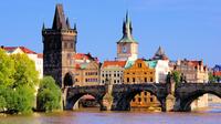 Lo mejor de Praga: visita a pie, paseo en barco y almuerzo checo