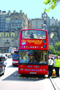 See Edinburgh's sights by hop-on hop-off bus