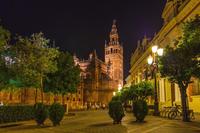 Barrio de Santa Cruz: el mejor recorrido con tapas y bebidas