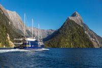 Milford Sound Full-Day Tour from Queenstown including Helicopter Flight