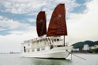 Halong Bay Overnight Junk Boat Cruise