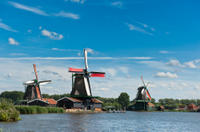 Amsterdam Super Saver: City Walking Tour plus Zaanse Schans Windmills, Marken and Volendam Half-Day