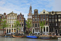 Amsterdam Walking Tour Including Dutch Snacks and Optional Canal Cruise