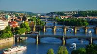 Excursión a Praga desde Viena con el mejor transporte privado