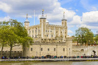 Tower of London Entrance Ticket Including Crown Jewels and Beefeater Tour