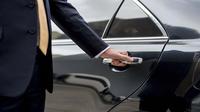 Private One-Way Transfer: Toronto Pearson Airport or Oakville City Ontario Private Car Transfers