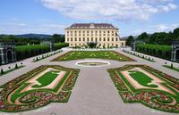 Skip the line: Guided tour Schönbrunn Palace and Vienna Historical City Tour