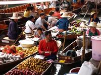 Private Tour: Floating Markets and Sampran Riverside Day Trip from Bangkok