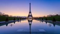 Evite las colas: Visita nocturna a la Torre Eiffel
Admire las vistas panorámicas de París por la noche en esta visita de 1,5 horas a la Torre Eiffel con entrada preferente. Maravíllese ante la magnífica Torre Eiffel iluminada en el cielo nocturno y, a continuación, evite las colas y disfrute de acceso preferente a la segunda planta con su guía. Contemple las centelleantes luces de la capital francesa. Busque las principales atracciones de París, como la Basílica del Sagrado Corazón, el Arco del Triunfo, el Museo del Louvre y la catedral de Notre Dame. Como actividad perfecta después de la cena, esta excursión es una fantástica manera de ver la Ciudad de la Luz con estilo.París es un deleite para explorar por el día, pero al caer la noche y con el parpadeo de las luces de la ciudad, la sensación es aún más mágica. Reúnase con el guía por la noche cerca del Trocadéro y admire la gigantesca aguja de la icónica Torre Eiffel desde su posición estratégica cerca del río Sena. Iluminada desde el interior en la oscuridad del cielo nocturno, brilla como un magnífico faro sobre la ciudad. Dé un paseo a los pies de la Torre Eiffel y escuche mientras su guía le regala historias de su fascinante pasado. Evite las colas y disfrute de acceso preferente a la segunda planta, donde podrá disfrutar de impresionantes vistas panorámicas de la famosa Ciudad de la Luz. Desde el mirador con vistas de pájaro, localice los monumentos famosos de París, como los Campos Elíseos, el Arco del Triunfo, la Catedral de Notre Dame, el Museo del Louvre y la Basílica del Sagrado Corazón iluminados por la noche. Maravíllese ante los destellos de la capital francesa y tómese su tiempo para capturar el paisaje urbano con su cámara. Tras 1,5 horas, finalizará su visita nocturna
Oferta especial - Haga su reserva y viaje antes del 8 de noviembre de 2016 y ahorre un 30% sobre nuestro precio ofrecido previamente. - Reservar ahora! Evite las colas: Visita nocturna a la Torre Eiffel