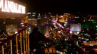 2-Hour Las Vegas Strip Walking Tour with Photographer