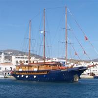 7-Night Cruise in the Greek Cyclades Islands: Santorini, Paros, Mykonos and Syros