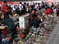Private Full-Day Tour: Beijing Antique Shopping Tour with Lunch
