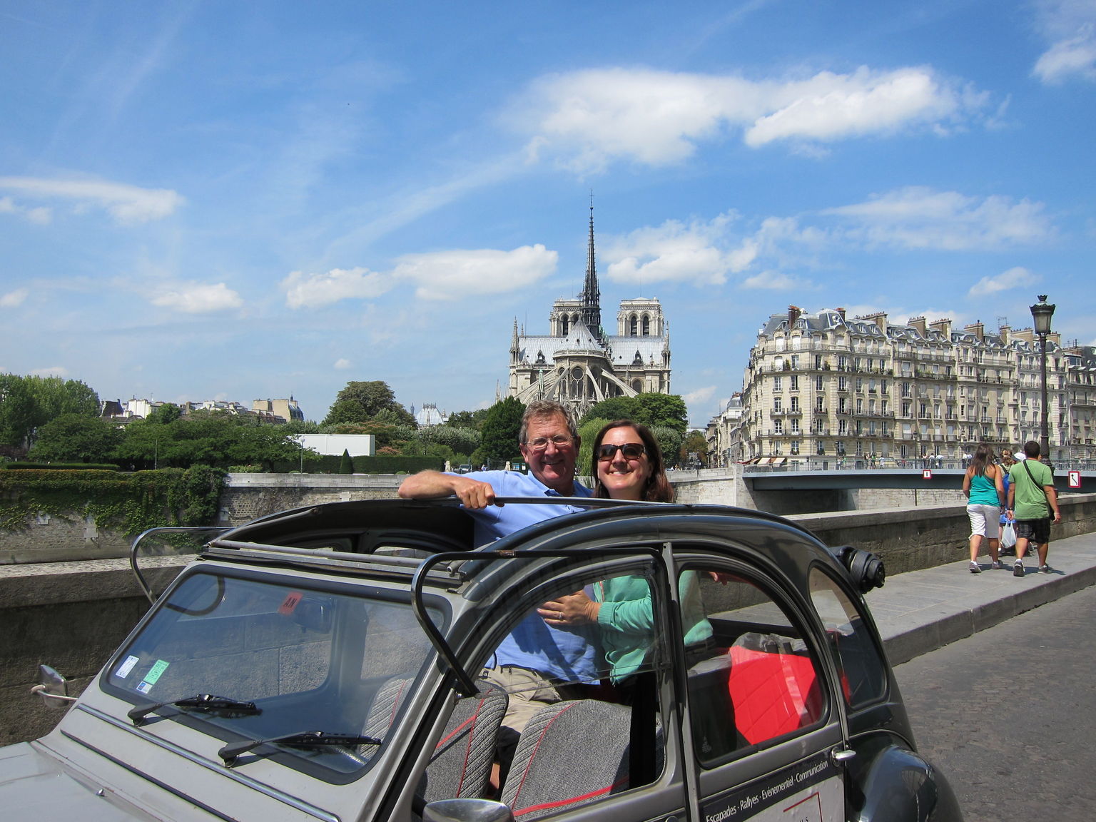 Private Paris tour by Citroen 2CV
