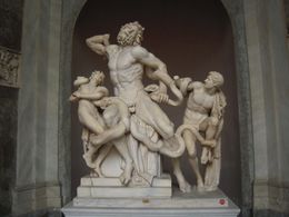 Photo of Art in Vatican: Laocoon sculpture Depicts the Trojan priest Laocoon and his 2 sons struggling with a serpent sent by the gods. - November 2011