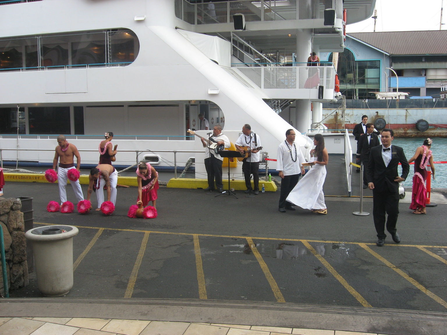 Dancers before the sunset dinner cruise, Oahu