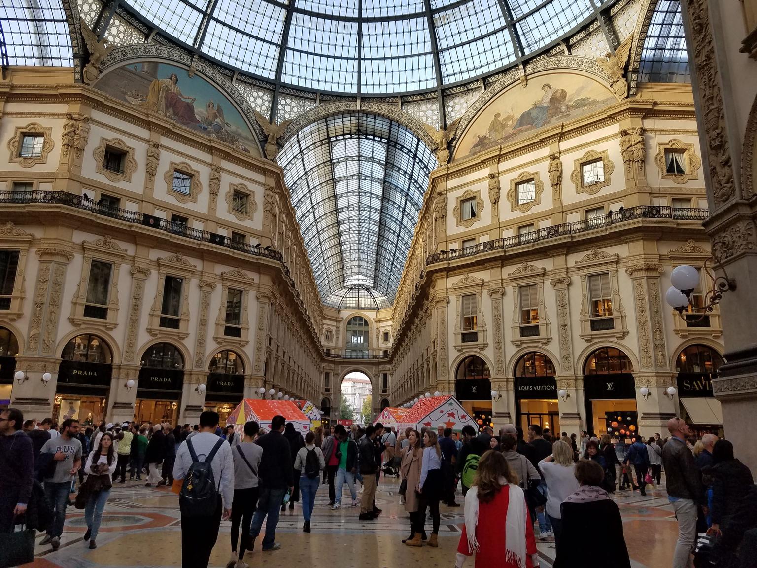 walkabout tours milan