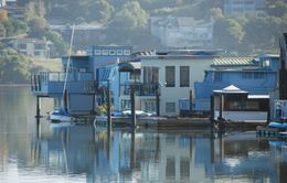 Photo of The "floating houses" of Sausalito These houses don't actually float, but they are a quirky bit of real estate built on some old docks. - October 2009