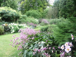 Photo of Highclere Gardens What a nice surprise to find such pretty grounds and gardens at Highclere. Not sure why they don't show them on t.v. , Lori N - September 2015