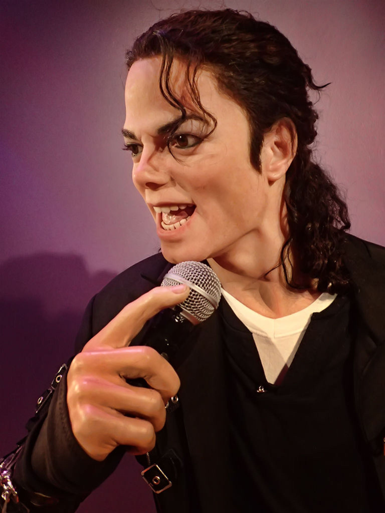 The King of Pop thrills visitors to Madame Tussauds Wax Museum