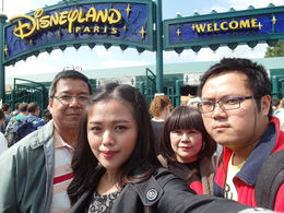 Photo of Paris Disneyland My daughter - Janice Wee My son - Gabriel Wee My husband - Wee Thian Seong Myself - Linda Chang , Boi Kui C - June 2015