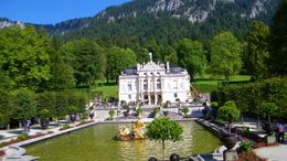 Photo of Royal castle of Linderhof fantastic. The interior is as beautiful as exterior. Highly recommended. - October 2009