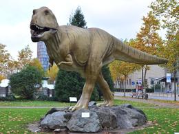 Photo of Senckenberg museum, Frankfurt. A staged dinosaur at the entrance to the museum. , David Lally - November 2014