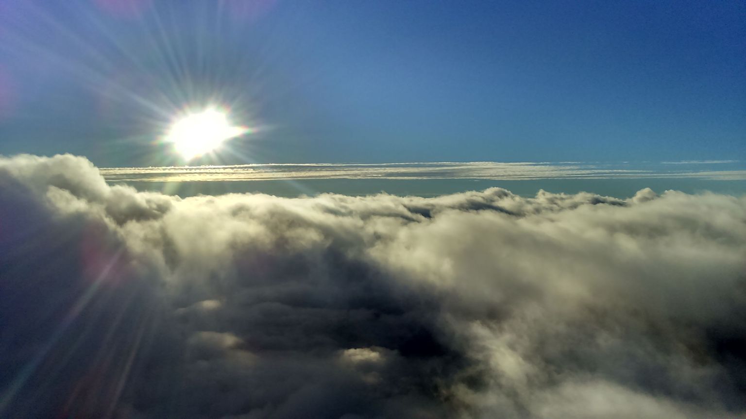 sobre las nubes