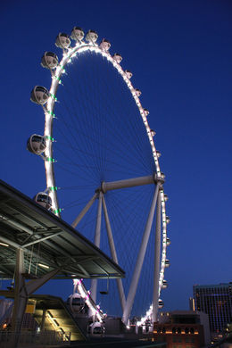 Photo of Linxs high roller This is a night photo of the High Roller, so much to see and do in Las Vegas and the surrounding area. , Sallykrone - September 2015