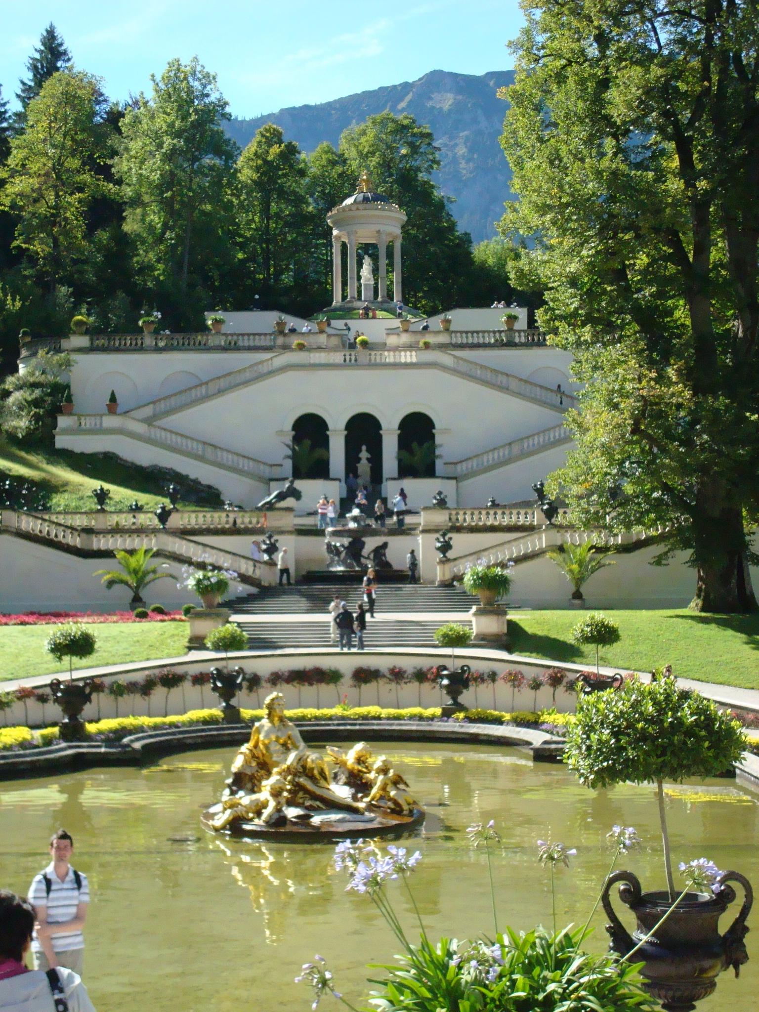 Linderhof garden