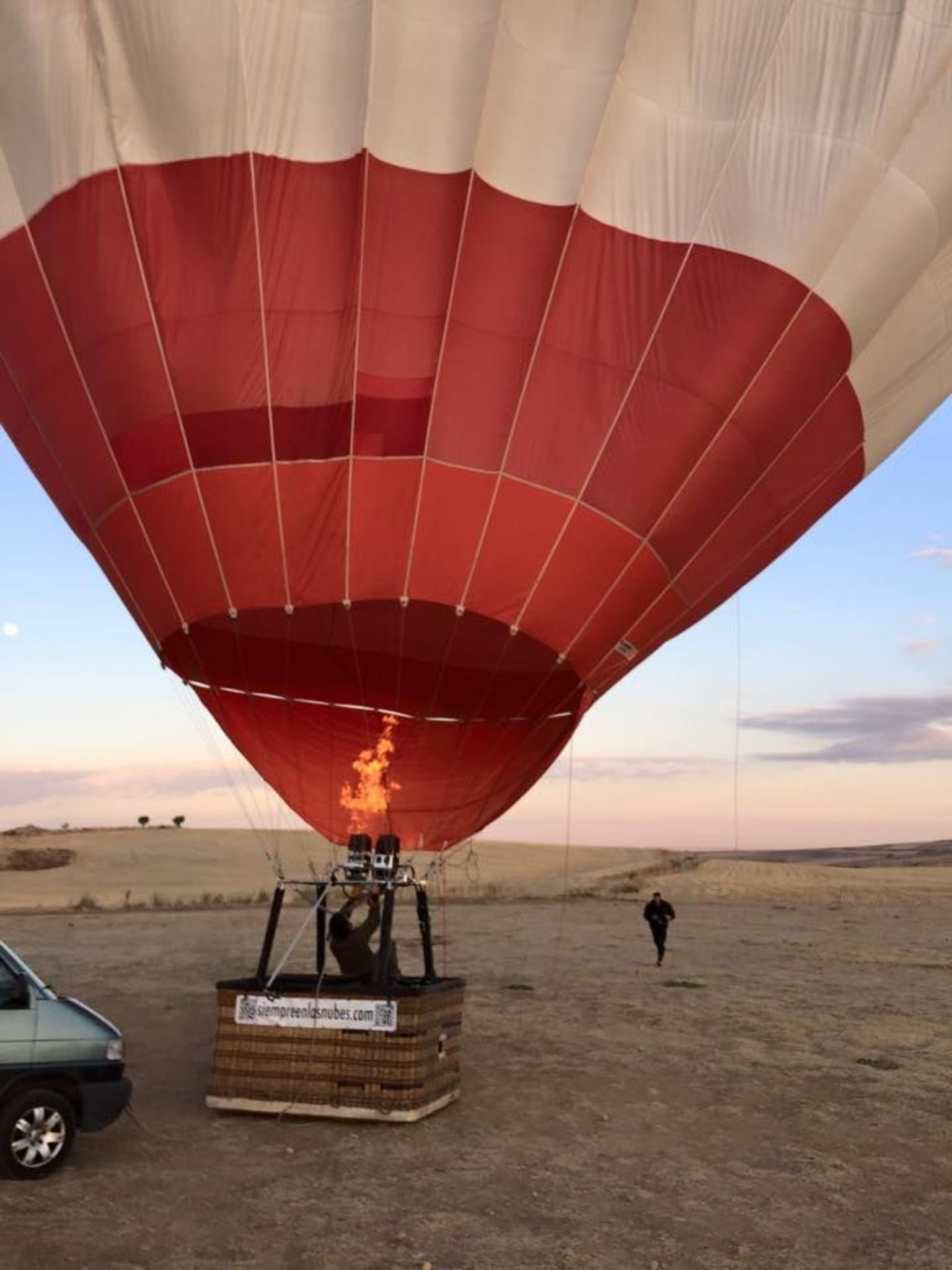 Inflating of the balloon just before the trip