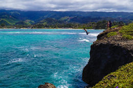 Photo of Oahu North Shore Adventure Tour Some lookout point whose name I can not remember, but lots of cliff jumpers there , Apoetess - June 2012