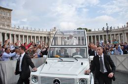 Photo of Pope in Popemobile III It was great to have seats so close to see Pope less than 12 feet away , Tom and Josiane - October 2015