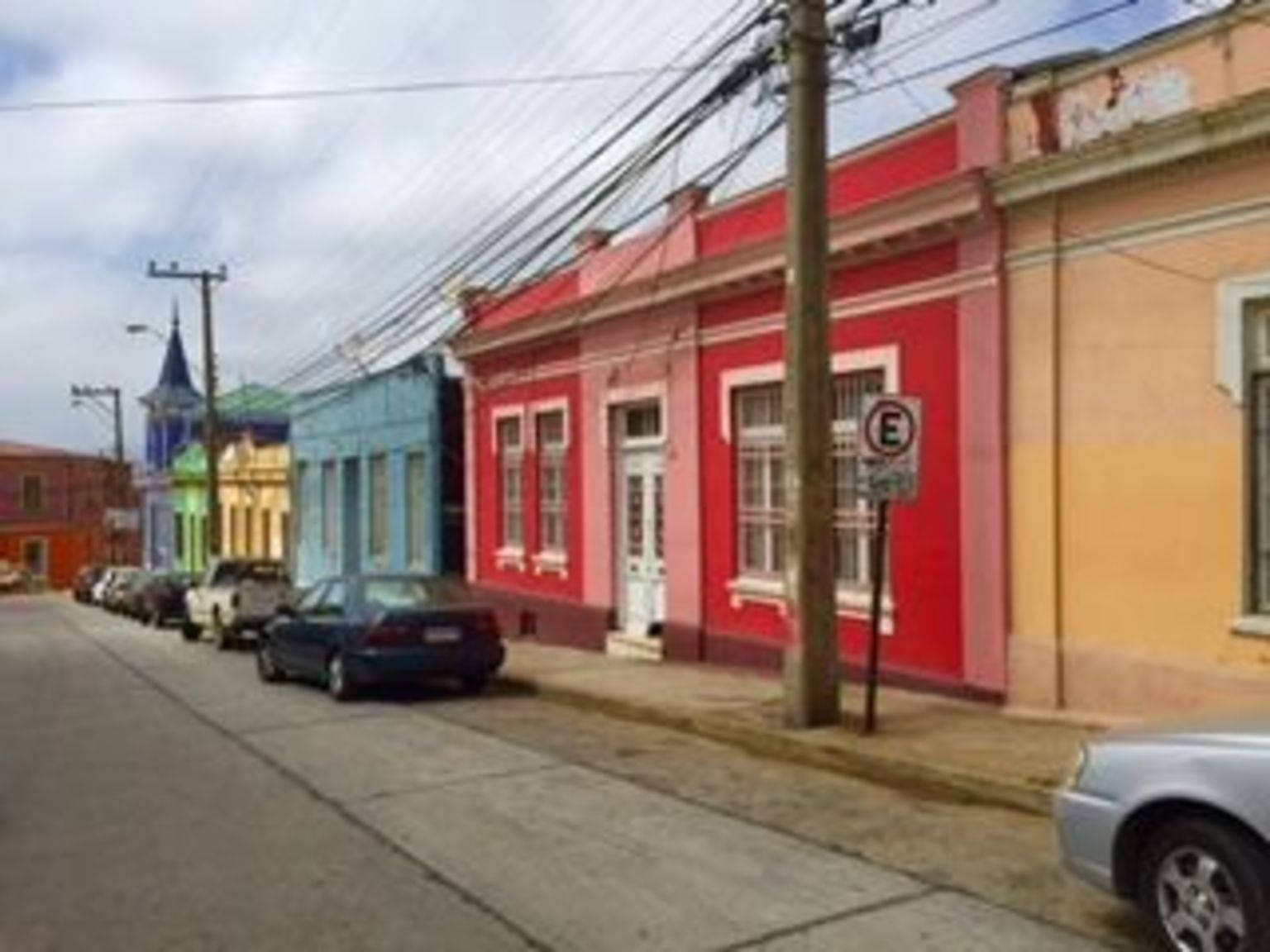Valparaiso - street after street of quaint colorful houses!