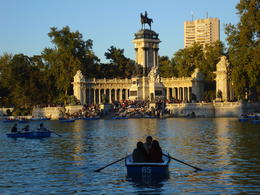 Photo of Row boats on the lake at Parque del Buen Retiro Row boats on the lake at Parque del Buen Retiro, Cat - January 2012