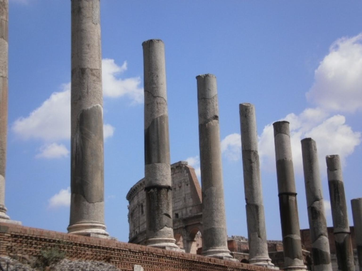 walking fro forum to coliseo