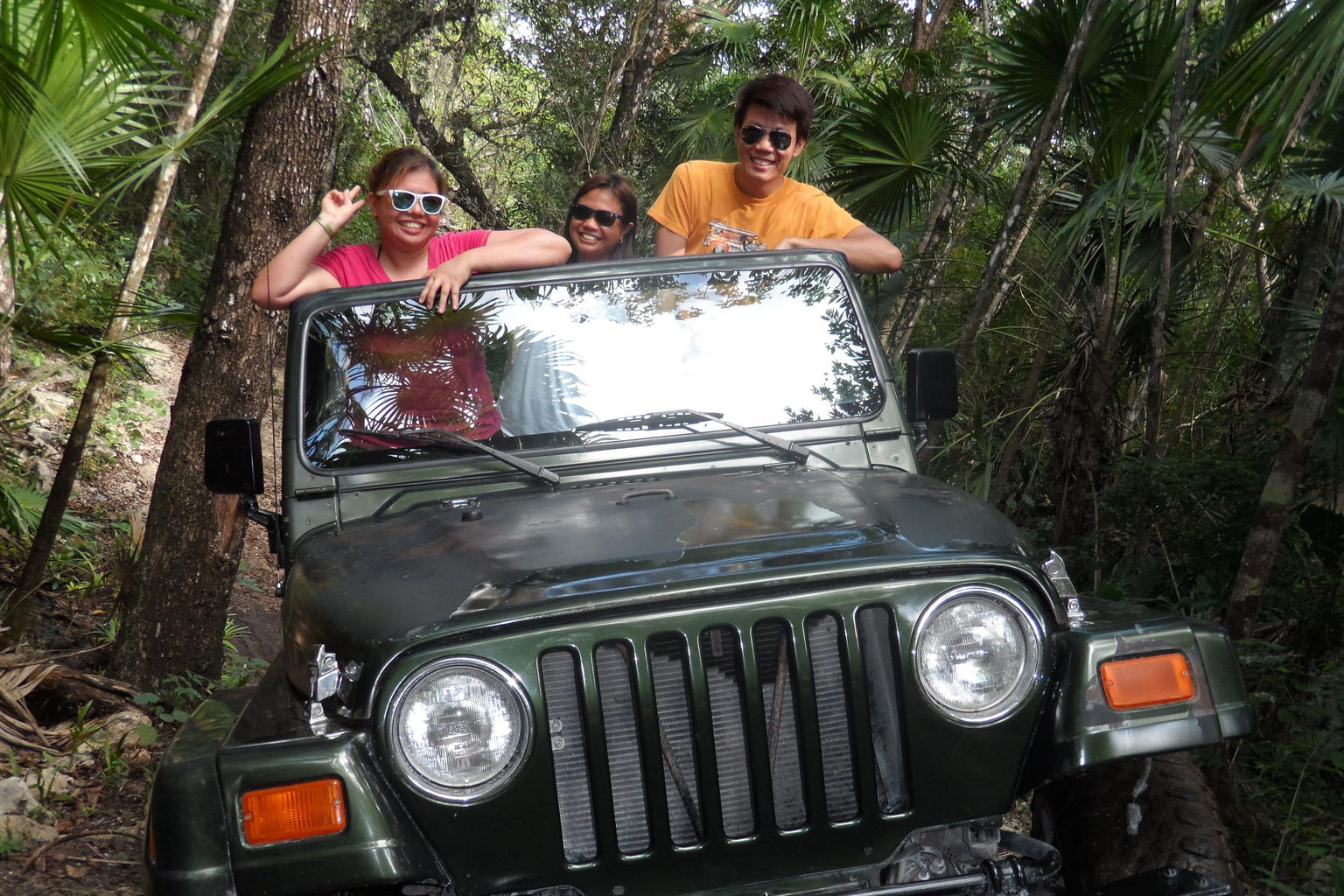 Trekking the Jungle/Park on a 4x4 Jeep