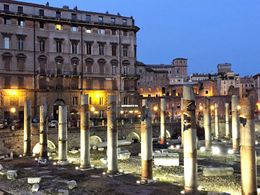 Photo of In the beauty of the night Great way to see the Coliseum, with less heat and people. The night time lighting added to the mystic of the tour. , Phoebe - July 2016