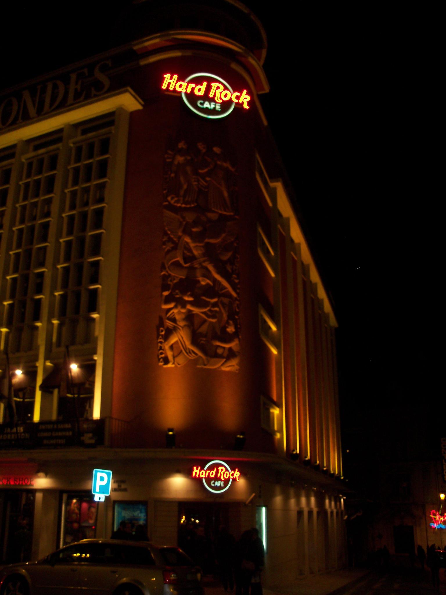 Hard Rock Cafe at night