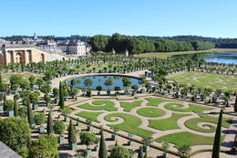 Photo of Versailles Gardens Beautiful day but it was hot, be sure to grab some ice cream while you wander about. , Mitzi A. - September 2016