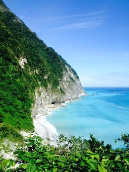 Photo of Hualian cliff Beautiful view of the Hualian Qingshui cliff overlooking the Pacific Ocean , Ling-Mei W - November 2015