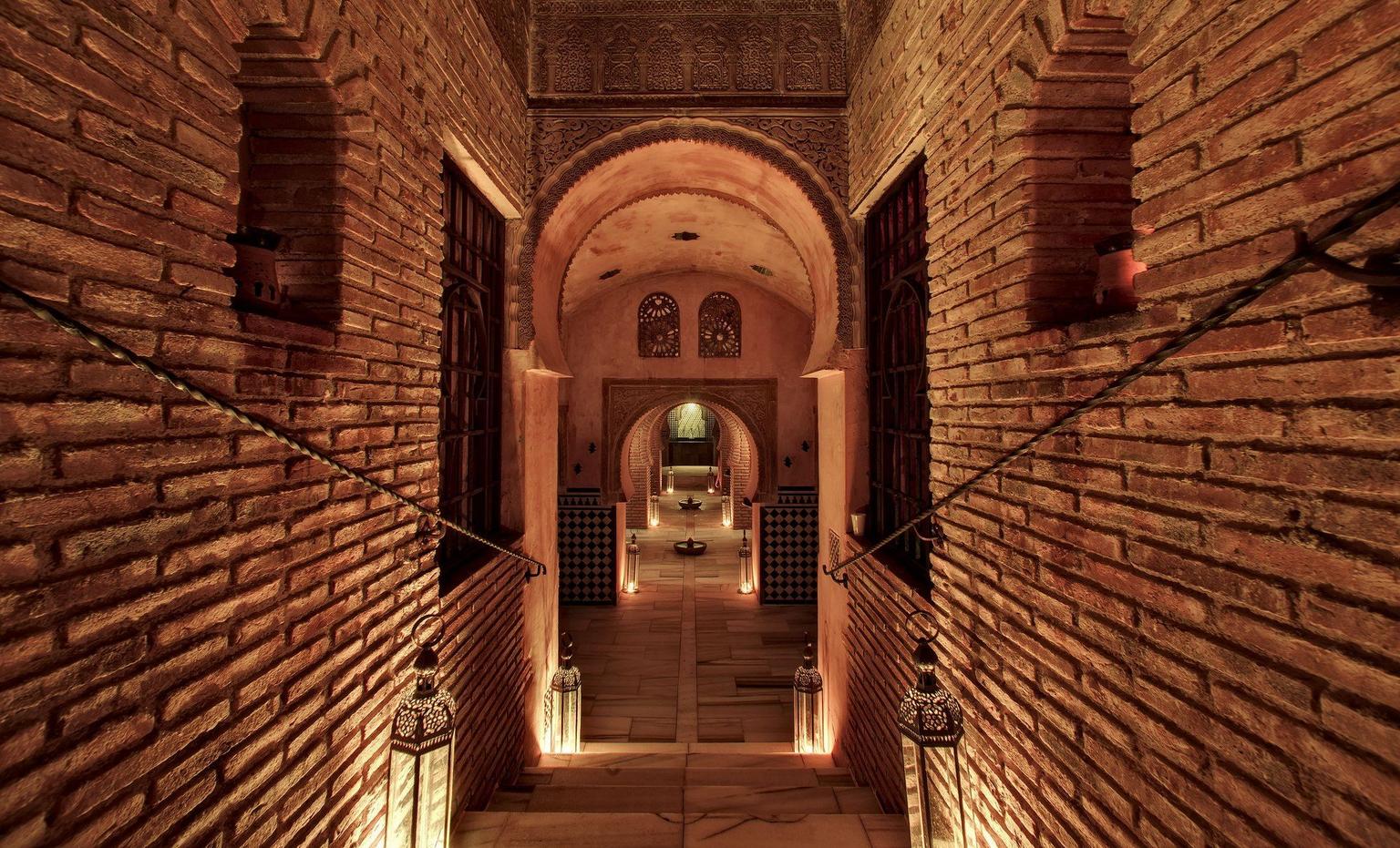 Alhambra Tour and Granada Hammam