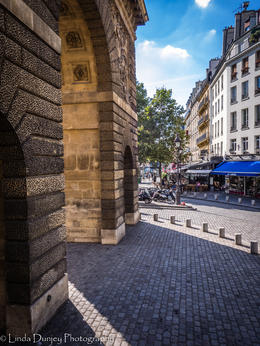 Photo of Montmartre - view towards Sacre-Coeur The tour gets you close enough that you can walk to Sacre-Coeur or take the railway to the mount , lindadunjey - August 2016