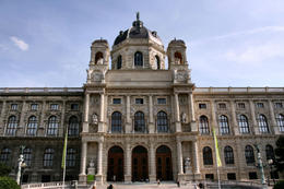 Photo of Vienna landmark - Kunsthistorisches Museum (Museum of Fine Arts) Vienna landmark - Kunsthistorisches Museum (Museum of Fine Arts) - beautiful building - November 2011