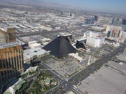 Photo of Luxor from the air as we made our way to the grand canyon spectacular view of the luxor (our hotel *****) from the chopper departing for the grand canyon. , william coutts - October 2012