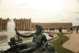 Photo of Fountains & Palace We were fortunate to visit the grounds on the weekend when the fountains were on., Glenn D C - July 2009