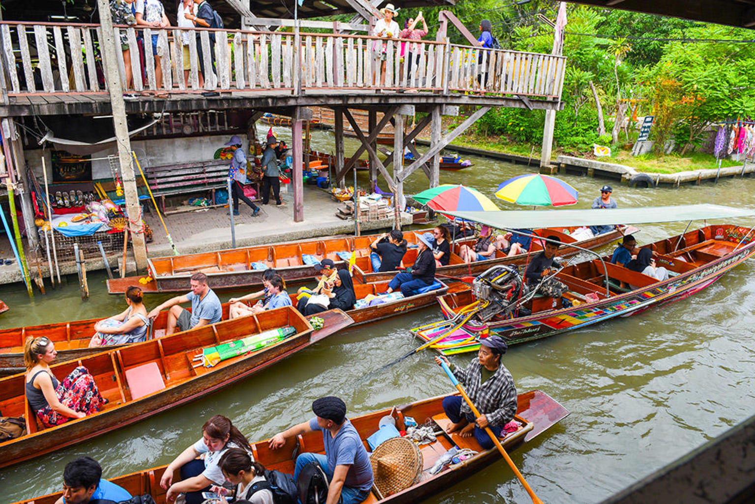 floating-markets-around-bangkok-travelworld