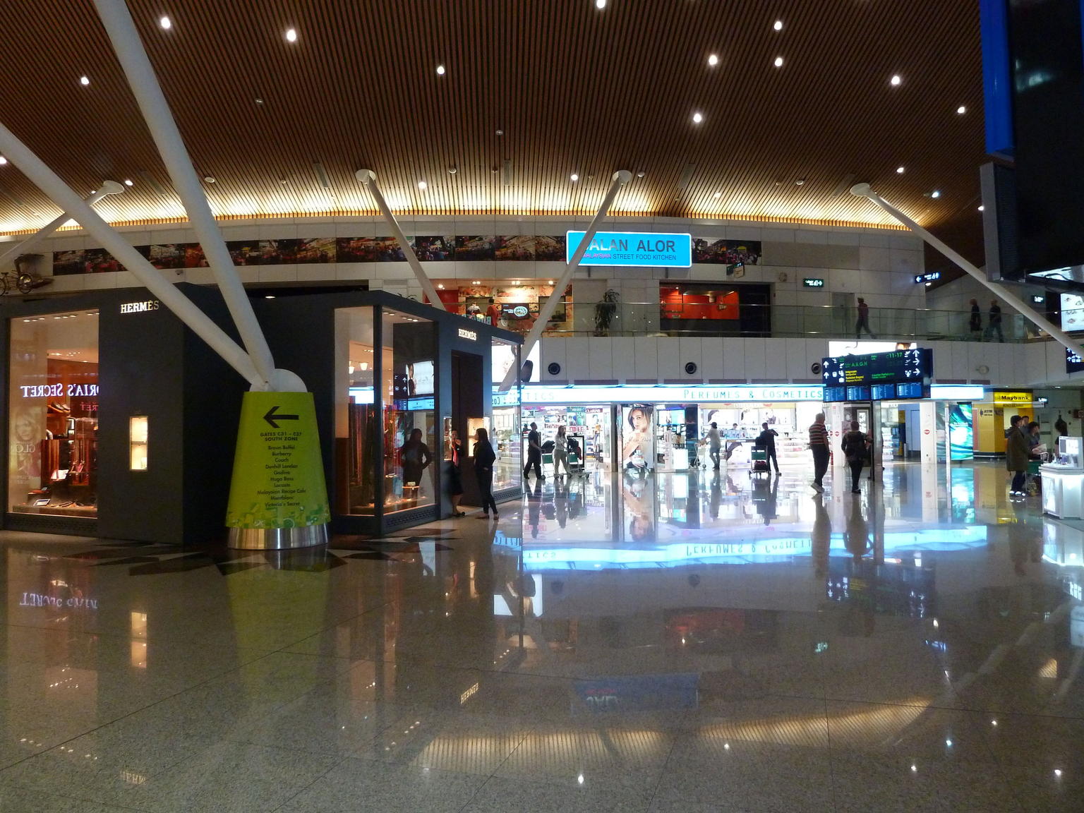 KL Airport shops