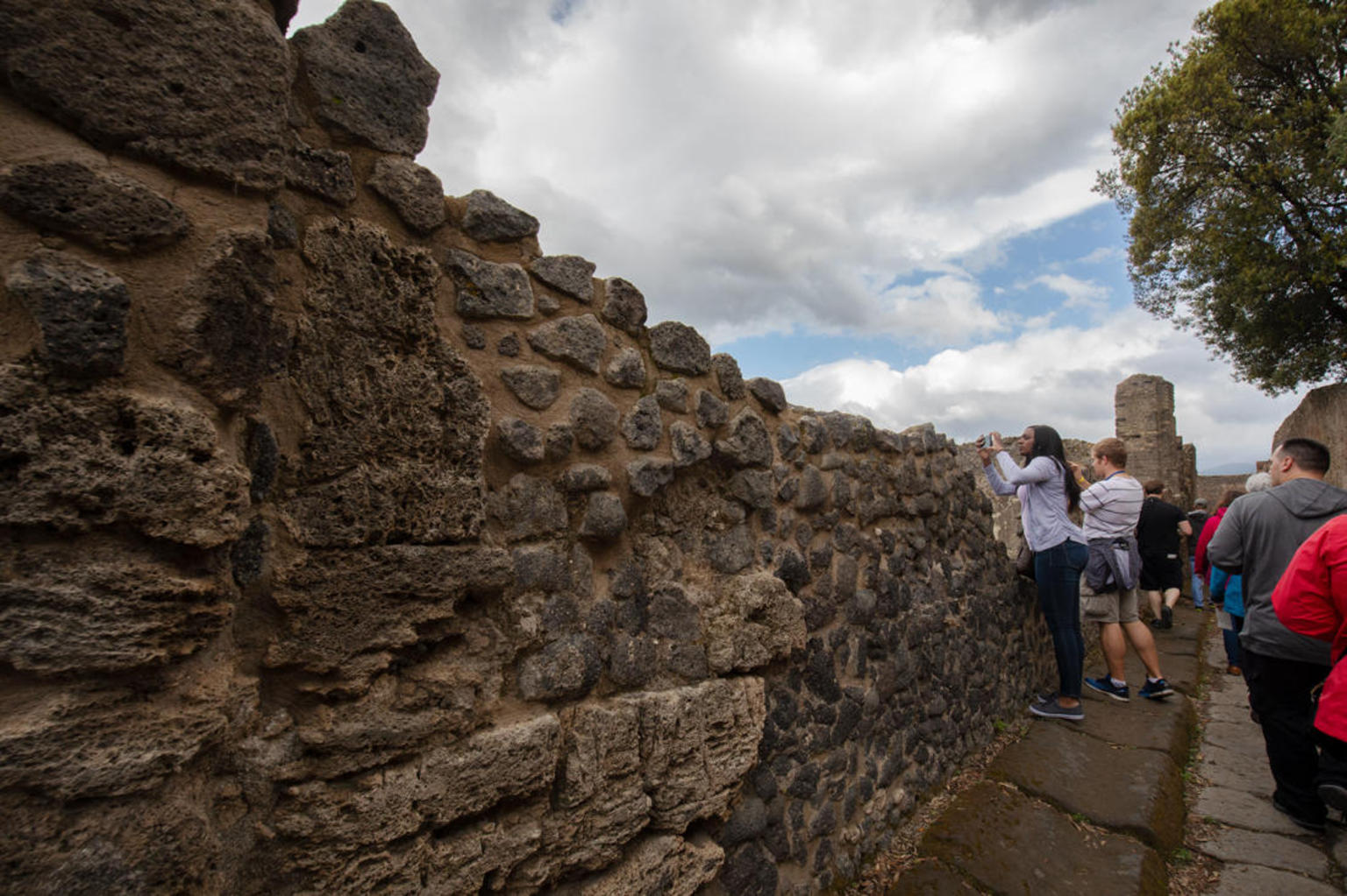 PompeiiMtVesuviusDayTrip_MtVesuvius_Italy_20180504_010.jpg